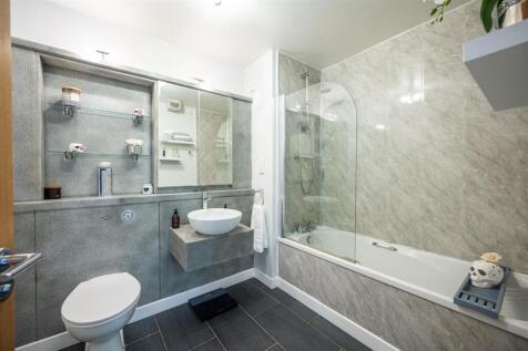 Bathroom.jpg