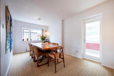 Dining Room (1).jpg