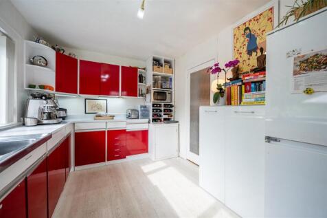 Kitchen (1).jpg