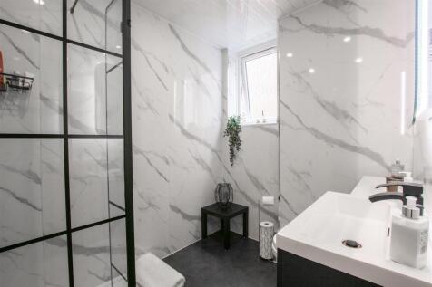 bathroom-2.jpg