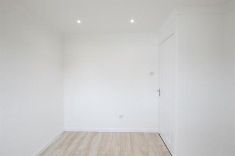 bedroom.2-2.jpg