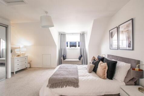 mainbedroom-2.jpg
