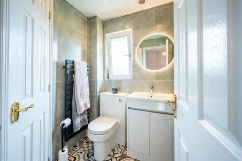 Bathroom (2).jpg