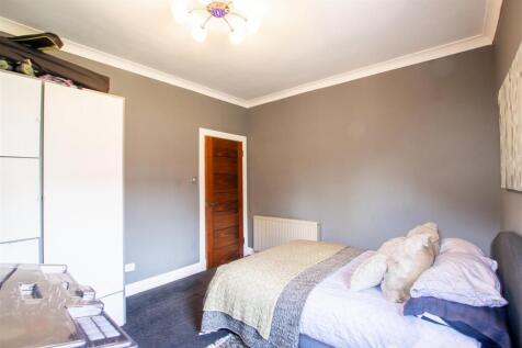 bedroom-1-3.jpg