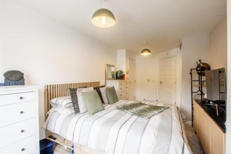 main.bedroom.jpg