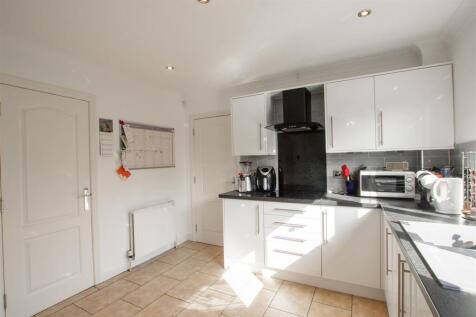 kitchen-2.jpg