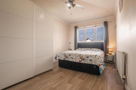bedroom.jpg