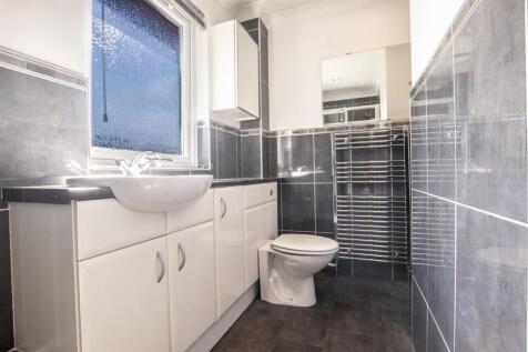 ensuite.jpg