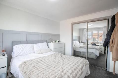 main.bedroom.jpg