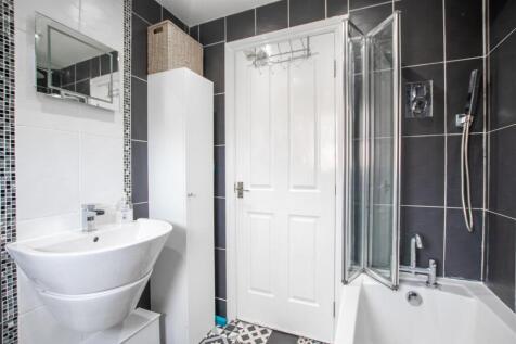 main.bathroom.jpg