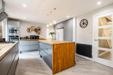 kitchen-1.jpg