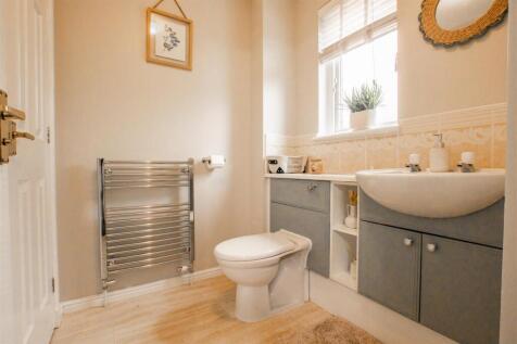 ensuite.jpg