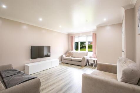 lounge.2-1.jpg