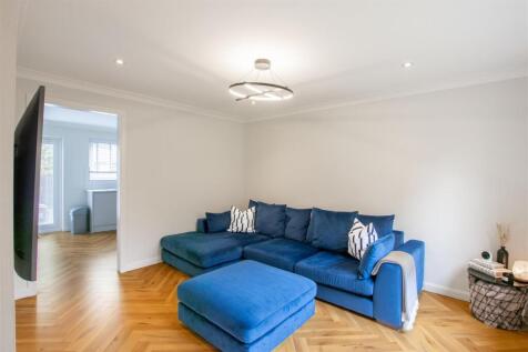 lounge-3.jpg
