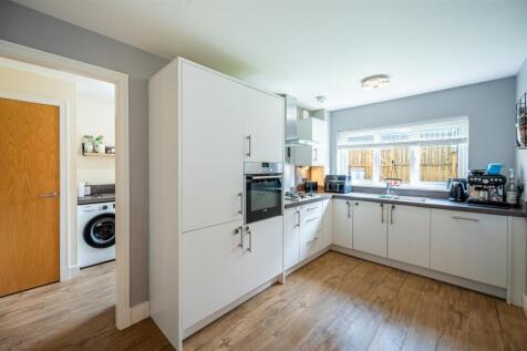 Kitchen (1).jpg