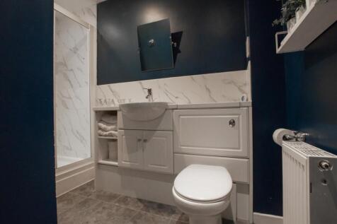 ensuite.jpg