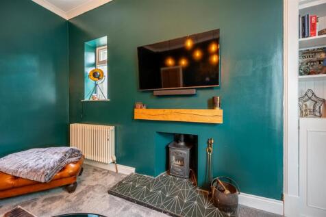 Living Room (1).jpg
