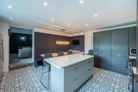 Kitchen (4).jpg
