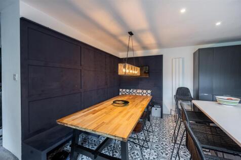 Kitchen (2).jpg