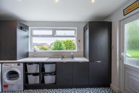 Utility Room (2).jpg
