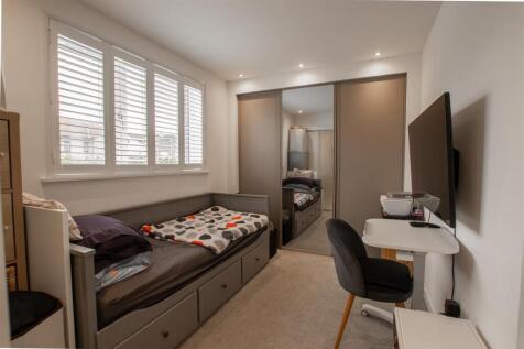 bedroom.one-1.jpg