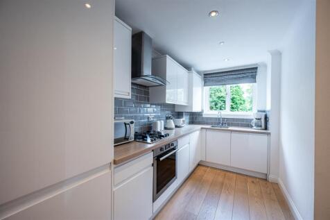 Kitchen (3).jpg