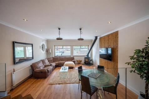 Family Room (3).jpg