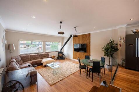 Family Room (2).jpg