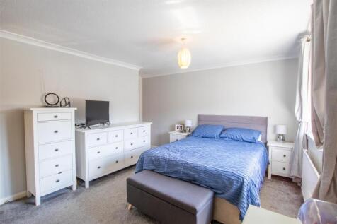 main.bedroom.jpg