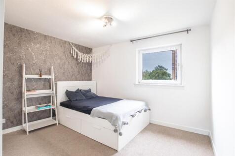 bedroom.v2.jpg