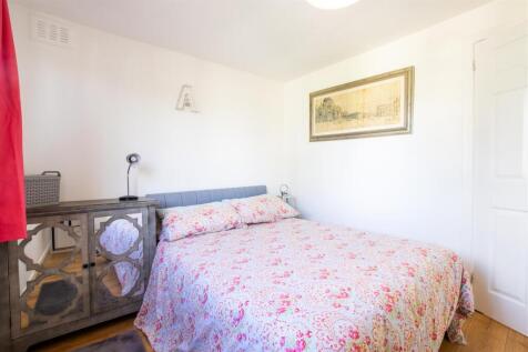 Bed 3.jpg