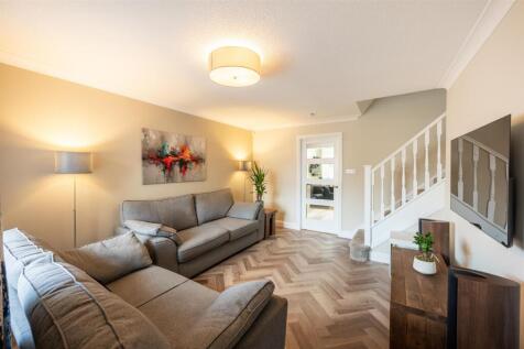 Living Room (2).jpg