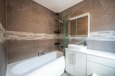 Bathroom (1).jpg