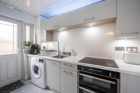 Kitchen (2).jpg