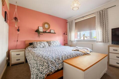 bedroom.one-1.jpg