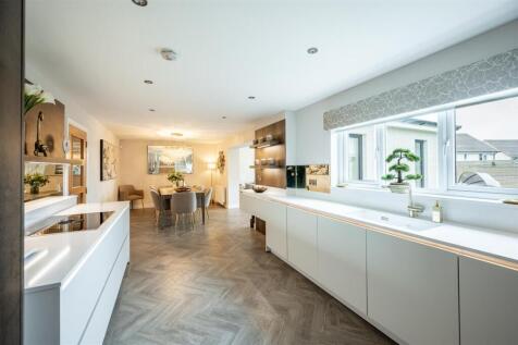 Kitchen (5).jpg