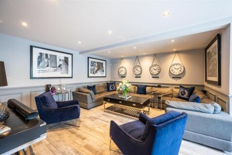Family Room (2).jpg