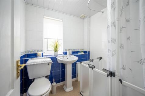Bathroom.jpg