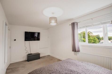 bedroom.one-3.jpg