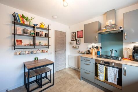 Kitchen (1).jpg