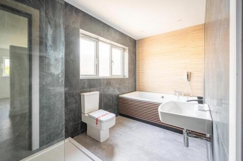 En Suite (2).jpg