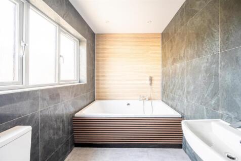 En Suite (3).jpg