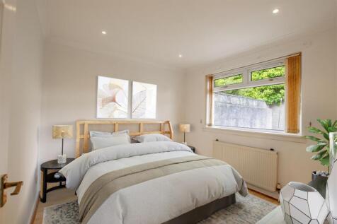 Property_4F60_bedroom_11-09-25_14_09.jpeg