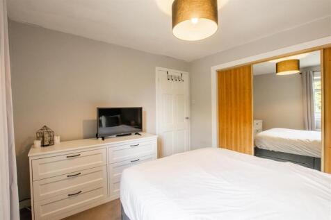bedroom.one-1.jpg