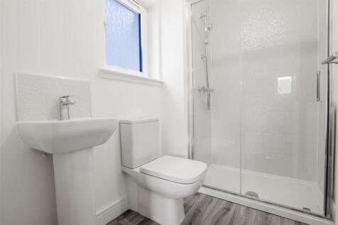 ensuite.two.jpg