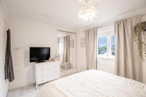 bedroom,one.jpg
