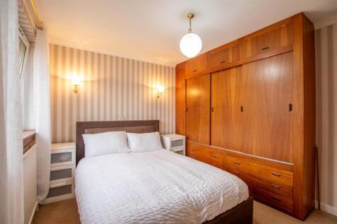 bedroom.one-1.jpg