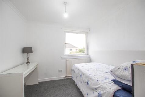bedroom.three.jpg