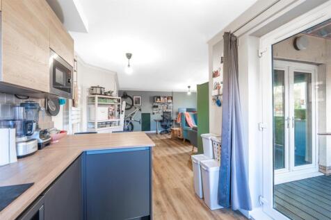 kitchen-2.jpg