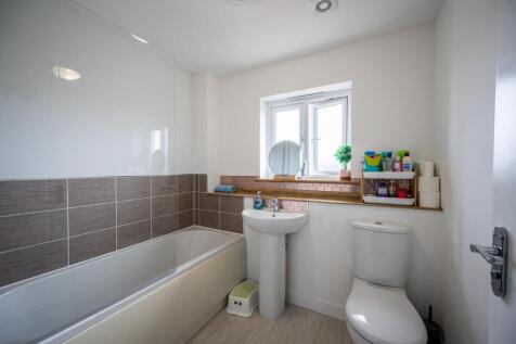 Bathroom (2).jpg